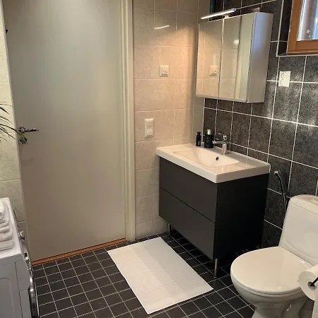 Merellinen Sijainti, Sauna Ja Ilmainen Pysaekoeinti *